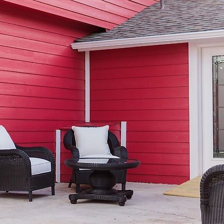 Red Velvet Inn Navasota 외부 사진