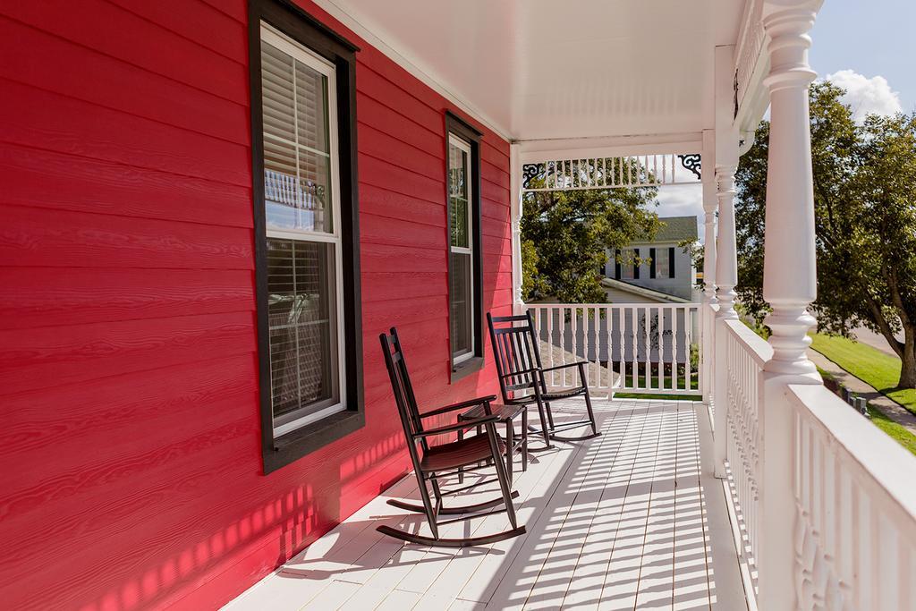 Red Velvet Inn Navasota 외부 사진